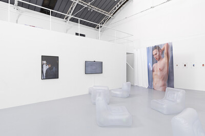Influencers, 2019. Exhibition view, Galerie Hussenot, Paris, France. - © Ben Elliot