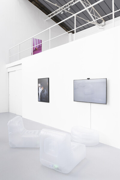 Influencers, 2019. Exhibition view, Galerie Hussenot, Paris, France. - © Ben Elliot