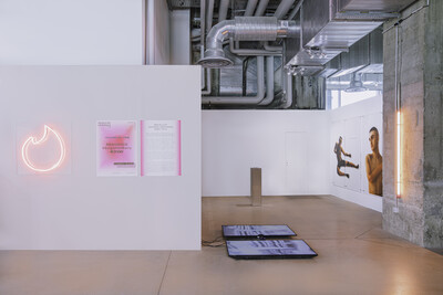 Tinder #freetoexplore #swipelife, 2019. Exhibition view, Magasins Généraux, Paris, France. - © Ben Elliot