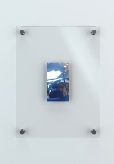 Unreleased Selfies, ongoing series. Digital print. 12.3 x 7 cm (36 x 27 cm frame). - © Ben Elliot
