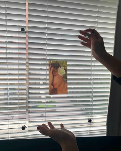 Unreleased Selfies, ongoing series. Digital print. 12.3 x 7 cm (36 x 27 cm frame). - © Ben Elliot