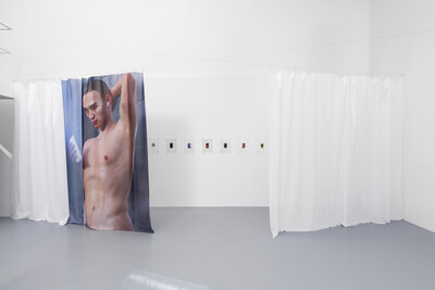 Influencers, 2019. Exhibition view, Galerie Hussenot, Paris, France. - © Ben Elliot
